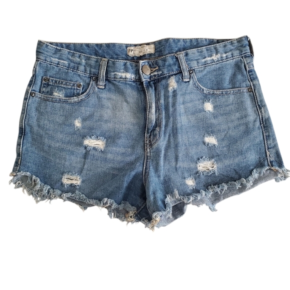 Free People Dolphin Ripped Denim True Blue Jean Shorts 29 Distressed Festival - Picture 2 of 15